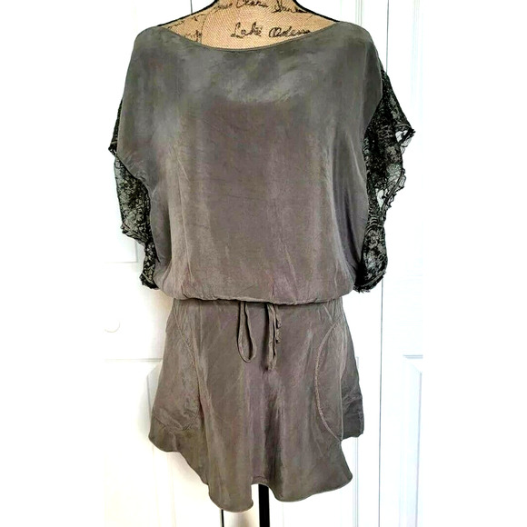 Miss Ferriday Dress Green Butterfly Sleeve Lace - Picture 1 of 9